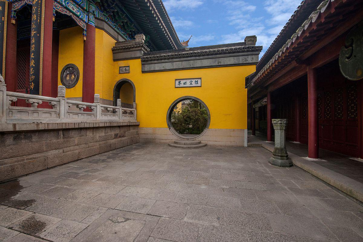 江南禅宗禅定之地——金山寺 金山寺,位于江苏省镇江市润州区,是一座