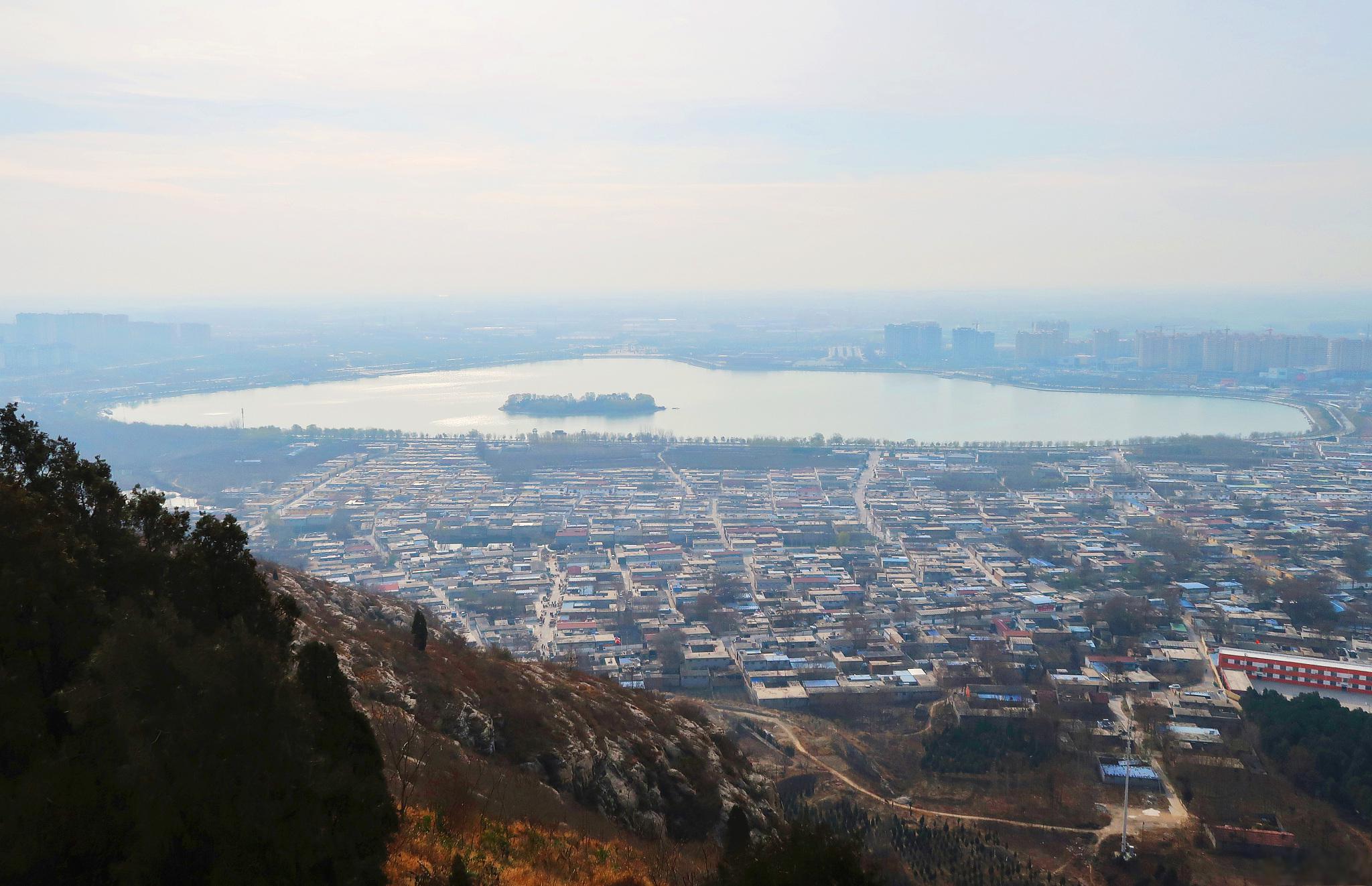 探秘梁山:英勇传奇的山脉 在华夏的大地之上,矗立着许多英勇的山脉