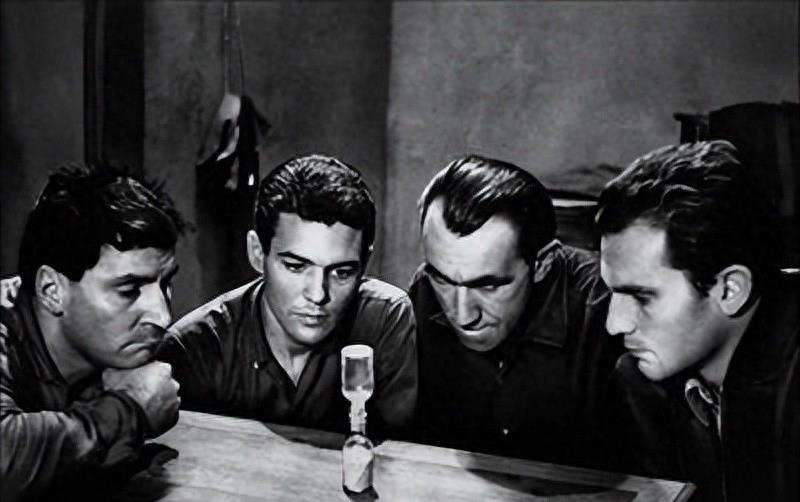 《死囚越狱》:声音与画面的完美融合 电影《死囚越狱》通过对声音的