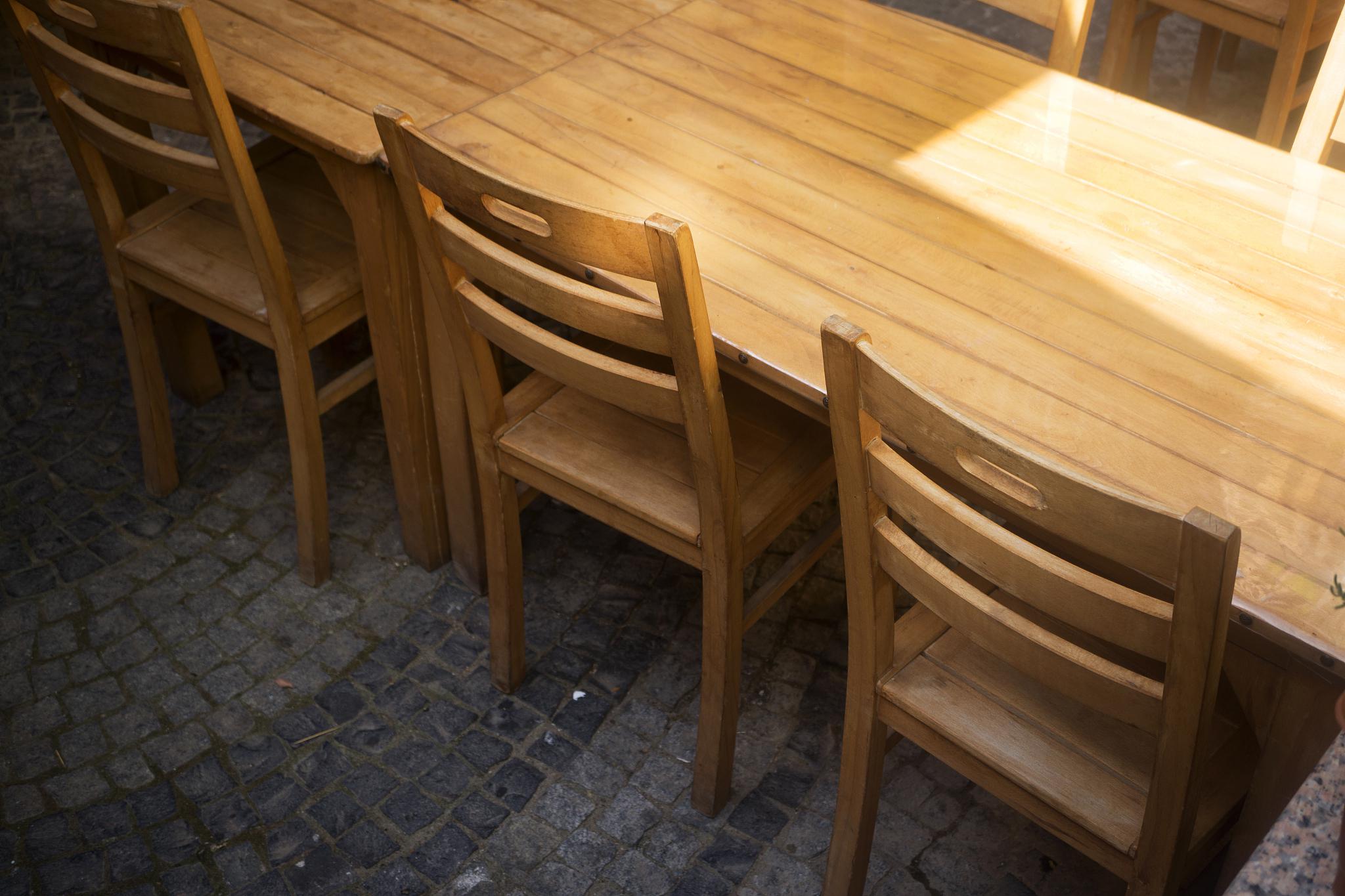 下面将详细介绍泡桐木家具的特点.