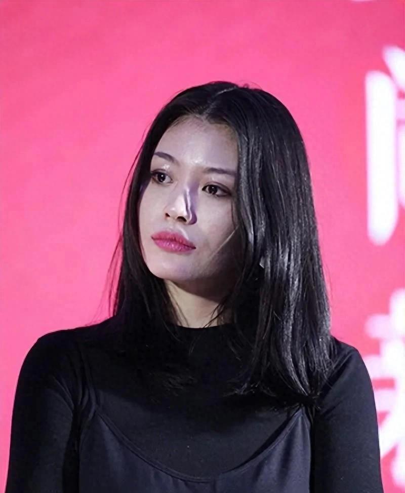 风流半生归来仍是一人 汪峰的感情经历可谓是曲折万分,先是和筠子的