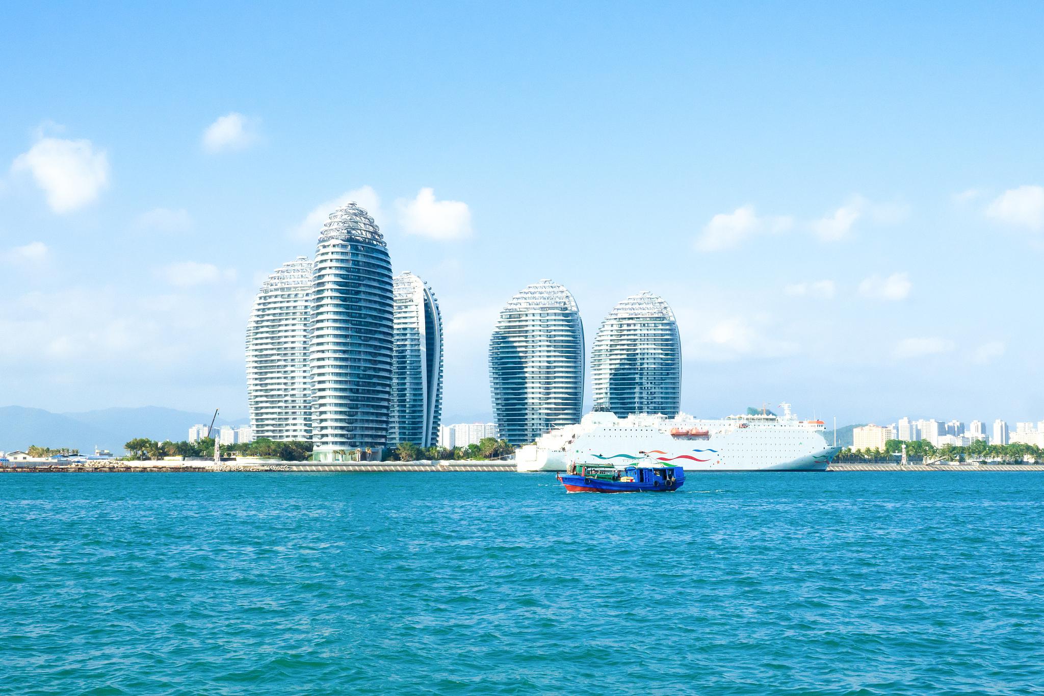 海口和三亚旅游攻略 海口市与三亚市是中国海南省内两个重要的旅游