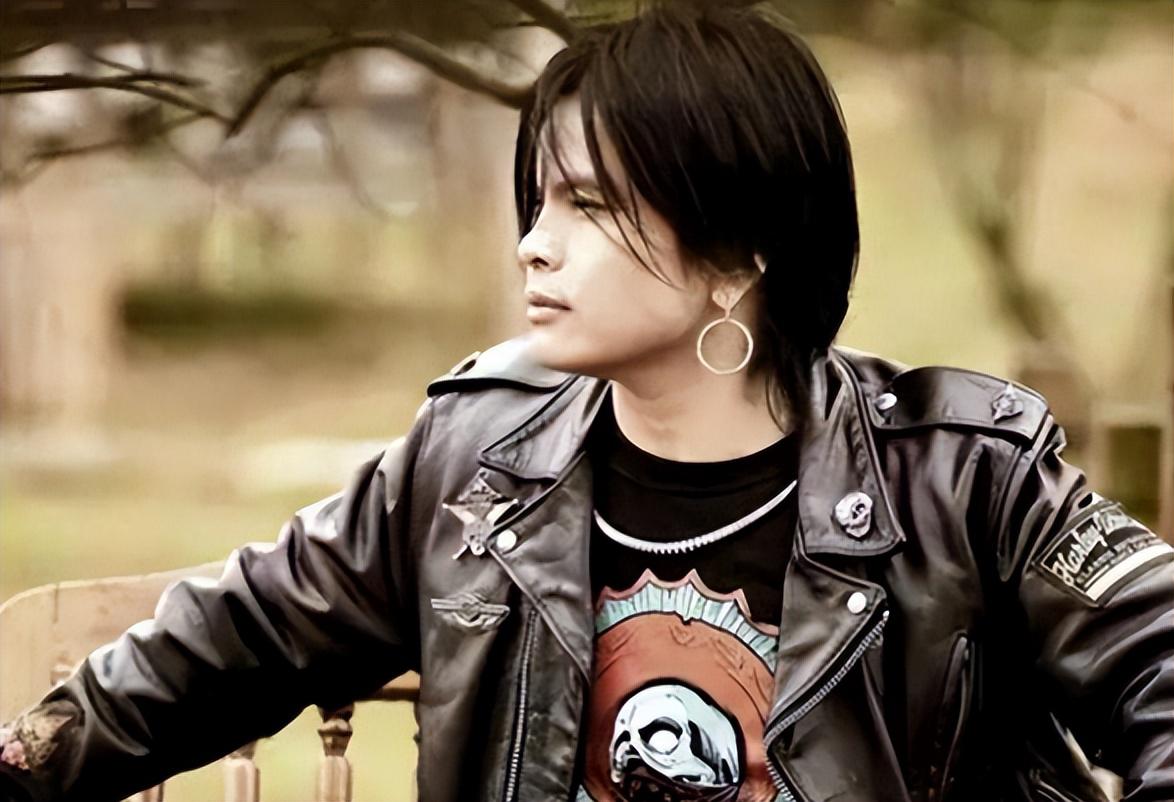 知名歌手"野马"被曝涉黑 知名歌手"野马"被曝涉黑,酷似伍佰曾登过央视