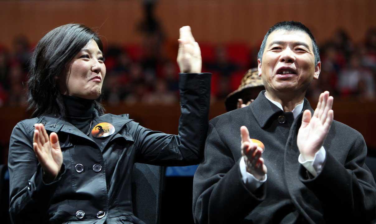 徐帆与冯小刚:婚姻中的挑战 徐帆作为出色的女演员,近日被曝出容忍