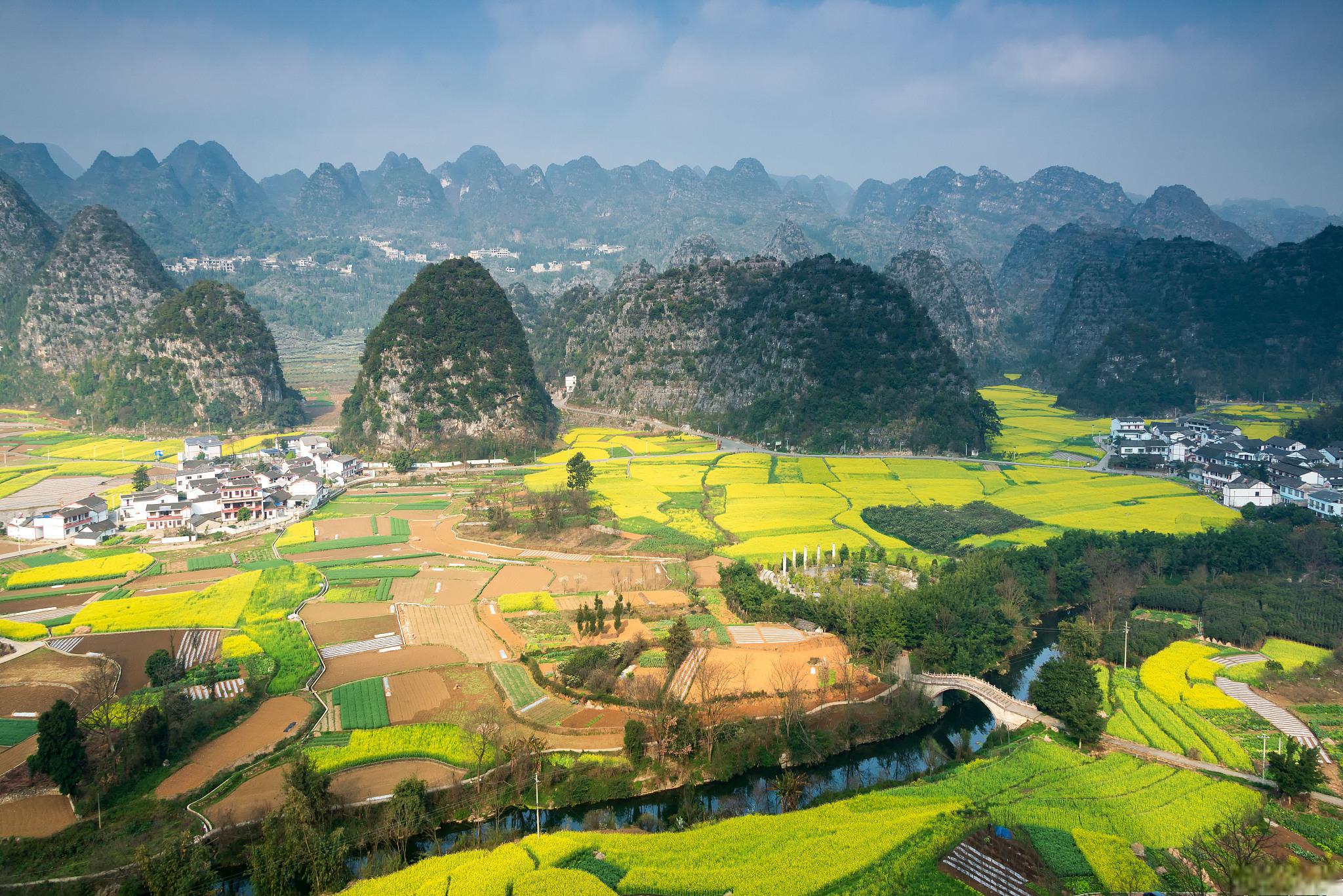 万峰林:贵州的璀璨明珠 在贵州的大山深处,有一个神秘而壮丽的地方