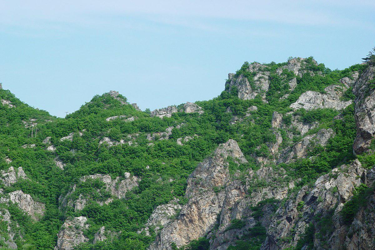 辽宁千山风景区美景 辽宁是一个充满自然风光和历史文化的省份,拥有