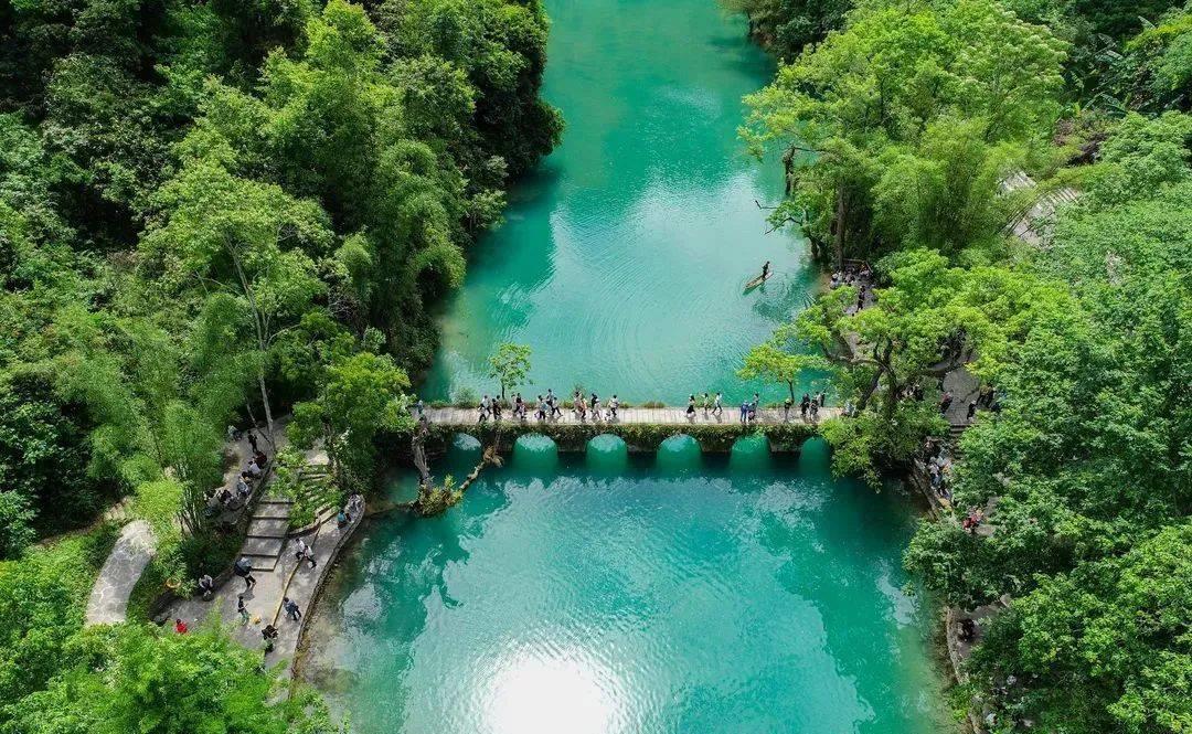 冬季来贵州旅游,可以享受温泉养生,体验南国滑雪,感受阳光贵南,多彩