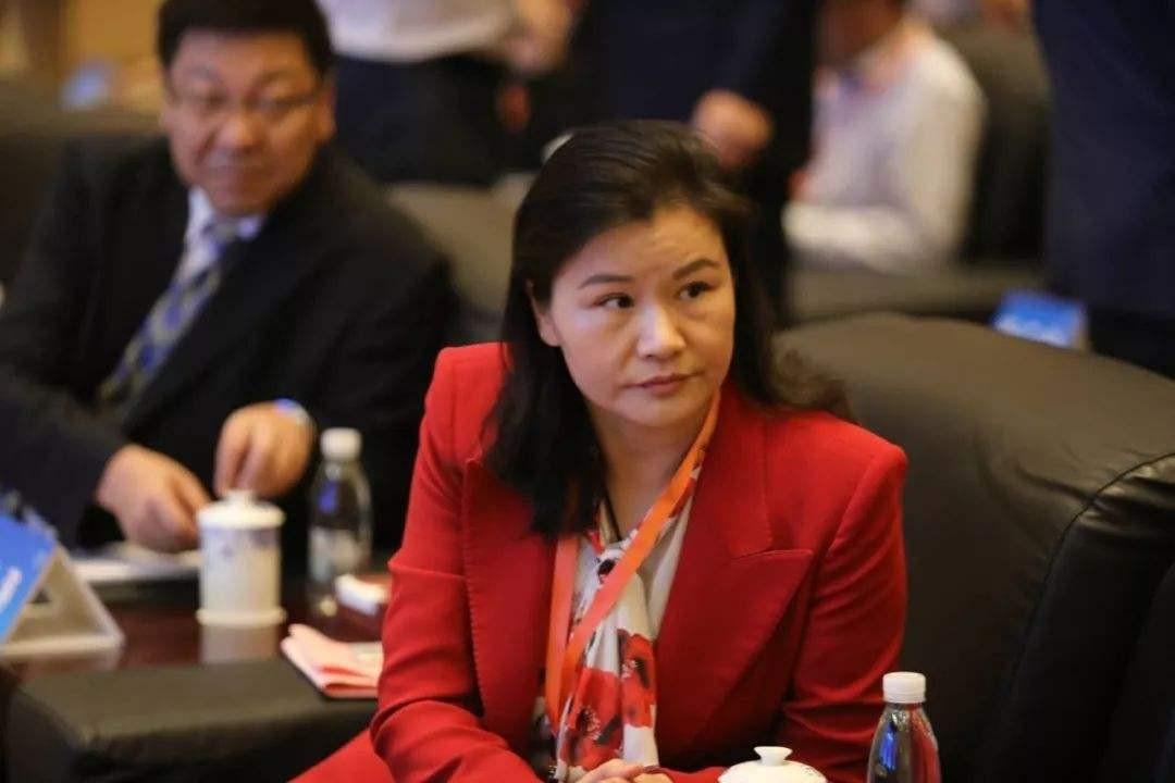 范红卫:中国女首富的财富来源 范红卫以7800亿的财富超越华为,成为
