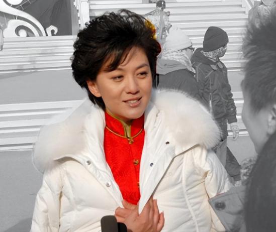 海霞:嫁大11岁清华教授的主持人,结婚23年幸福如初 海霞,新闻联播的