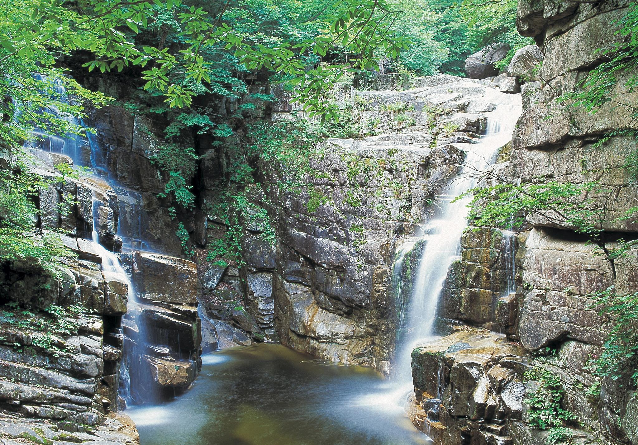 天河山景区旅游攻略 天河山景区是一个令人向往的旅游胜地,拥有壮丽的
