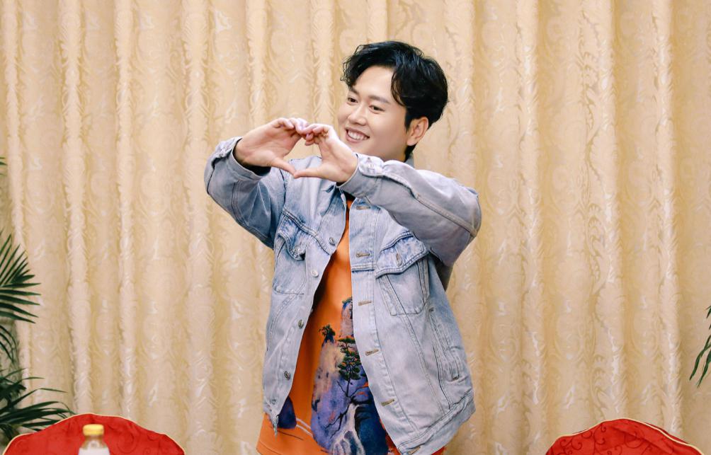 德云社孟鹤堂:相声界和综艺界的全能型演员 孟鹤堂是德云社的一员