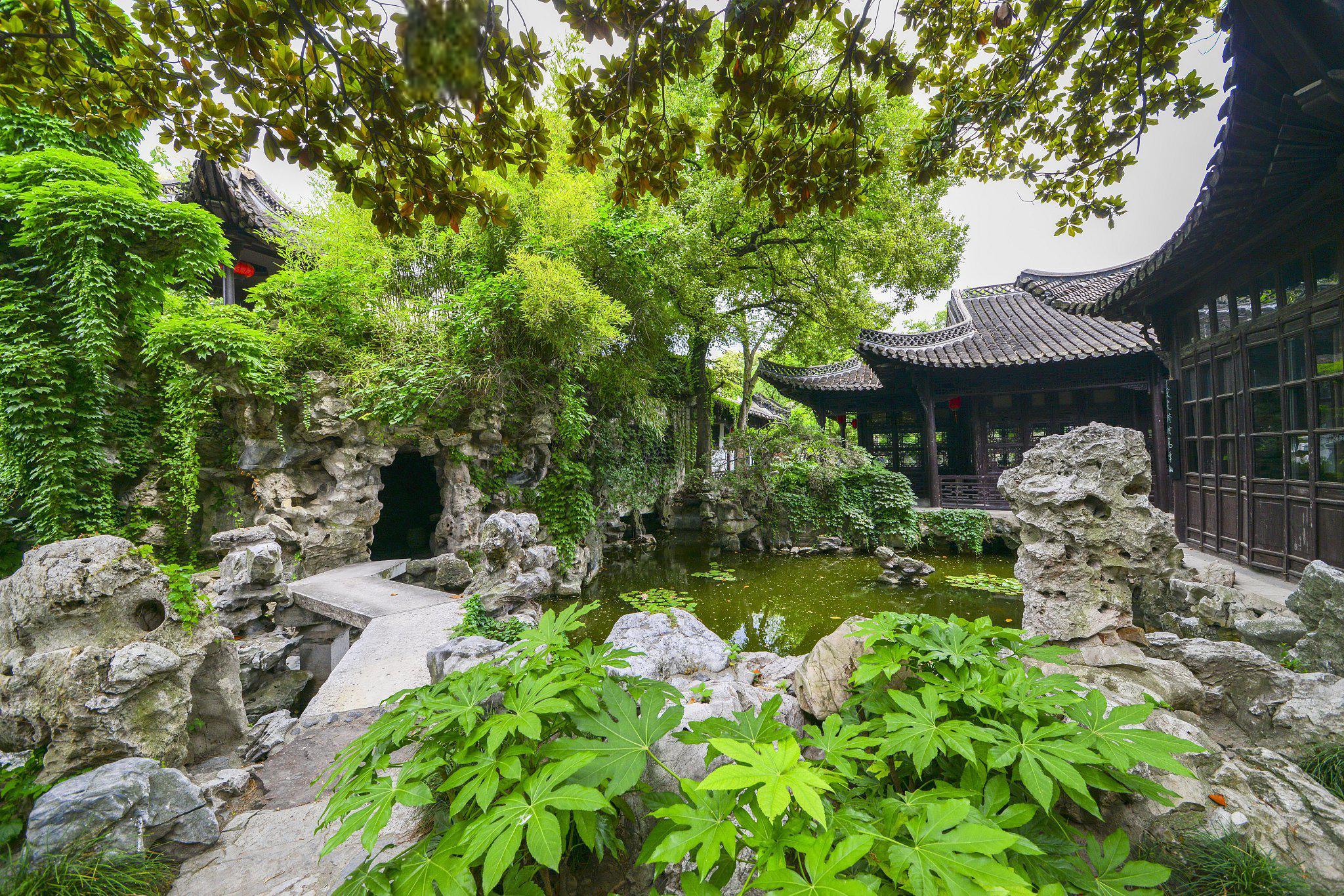 苏州平江路的耦园 在苏州这座江南水乡,有一条古老而迷人的街道,名为