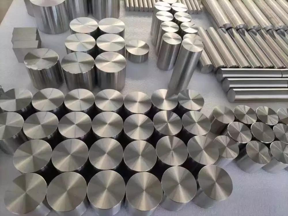 那么,这种材料有什么特点,为何这些手机厂商纷纷在手机上导入钛金属?