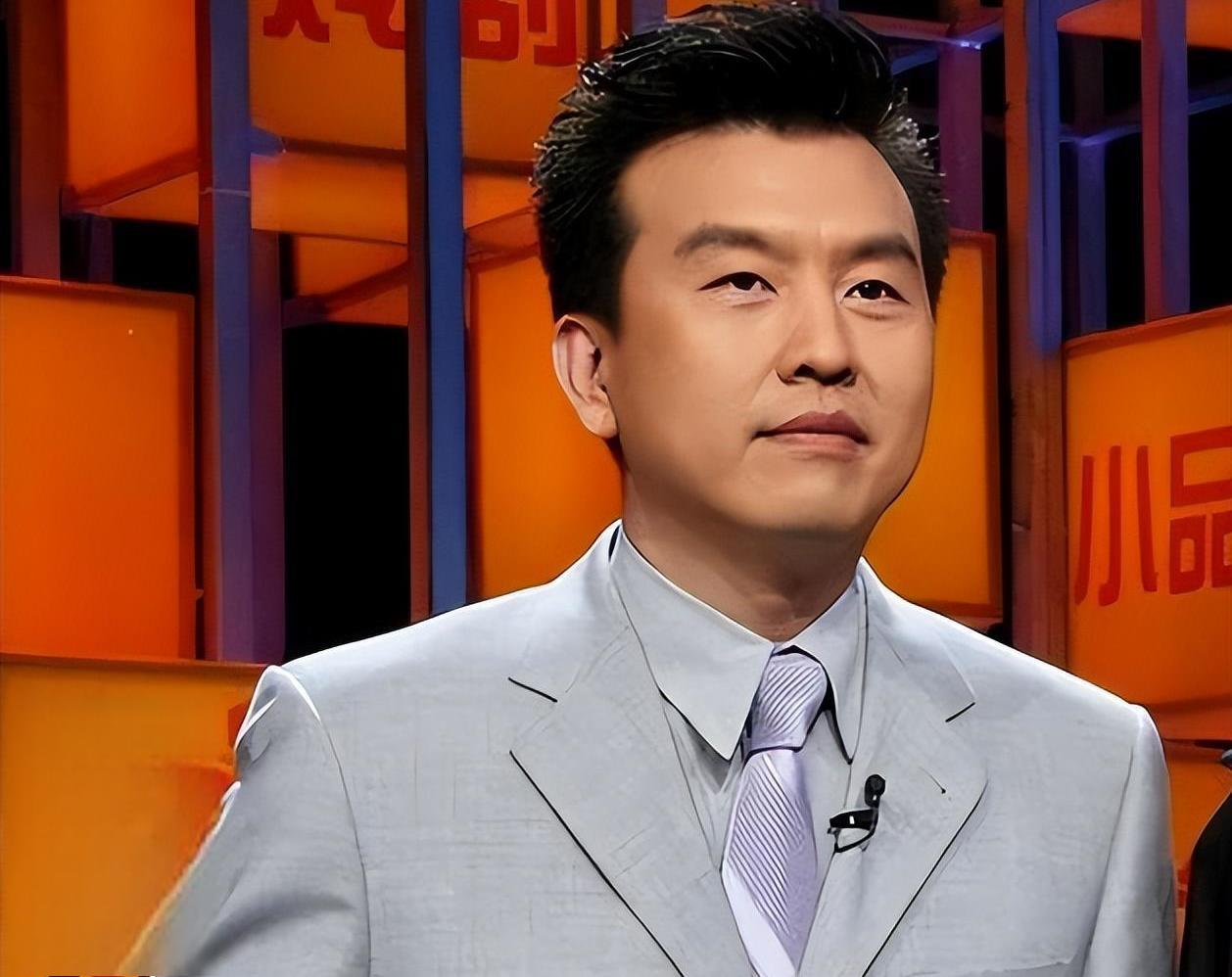 央视主持人张泽群母亲去世,悲痛悼念含泪送别 央视主持人张泽群的母亲