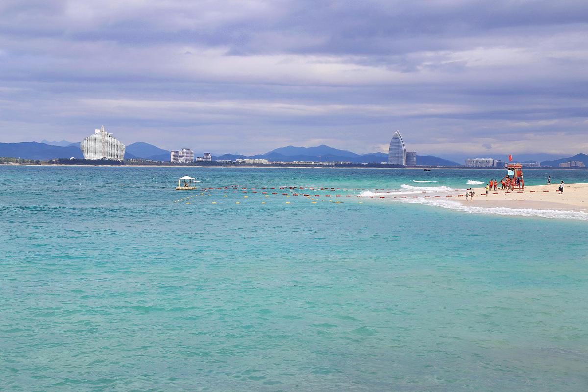 海岛婚礼项目 三亚娱支洲岛还提供海岛婚礼项目,让新人们在浪漫的