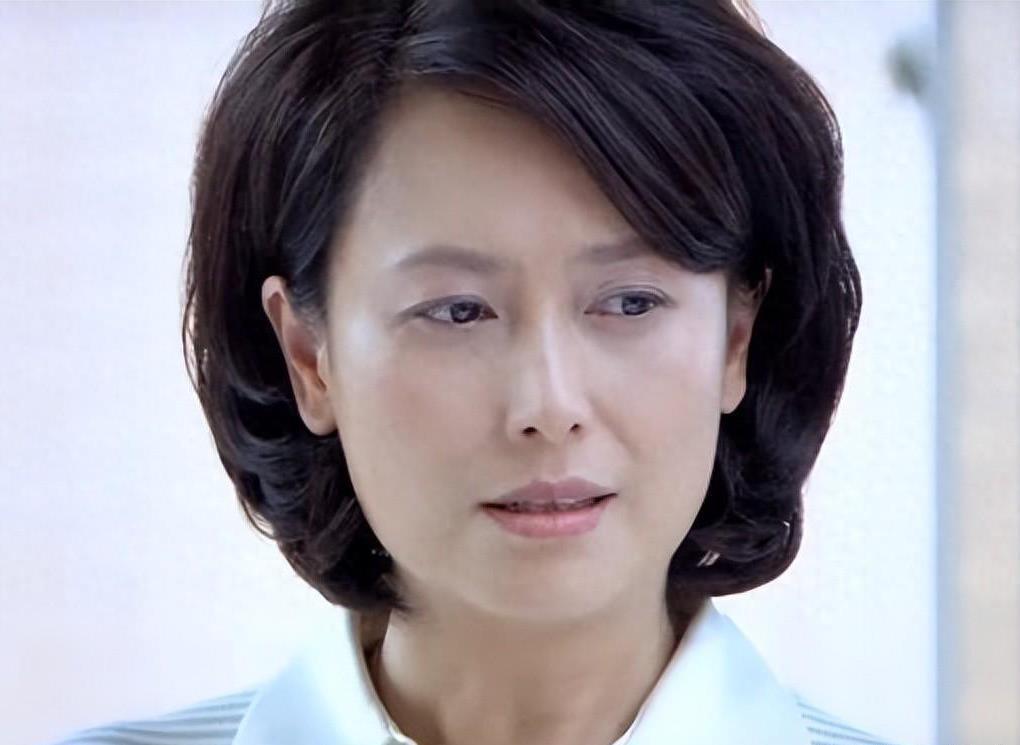 左翎:坚韧精神与才华 左翎是中国电影圈中的一位女演员,她的演艺生涯