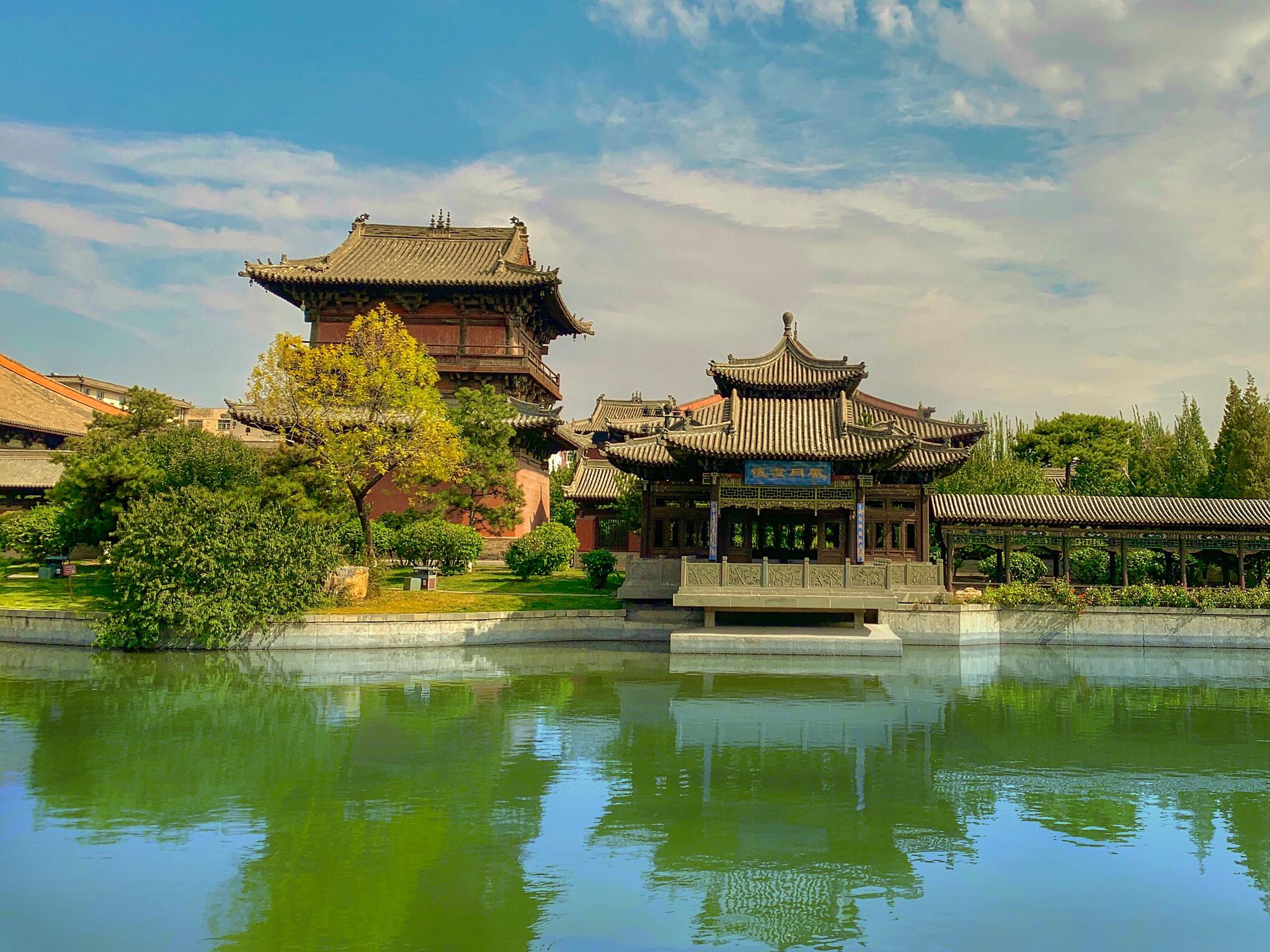 开封旅游攻略 河南开封位于中国河南省中部,是一个历史悠久的城市,有