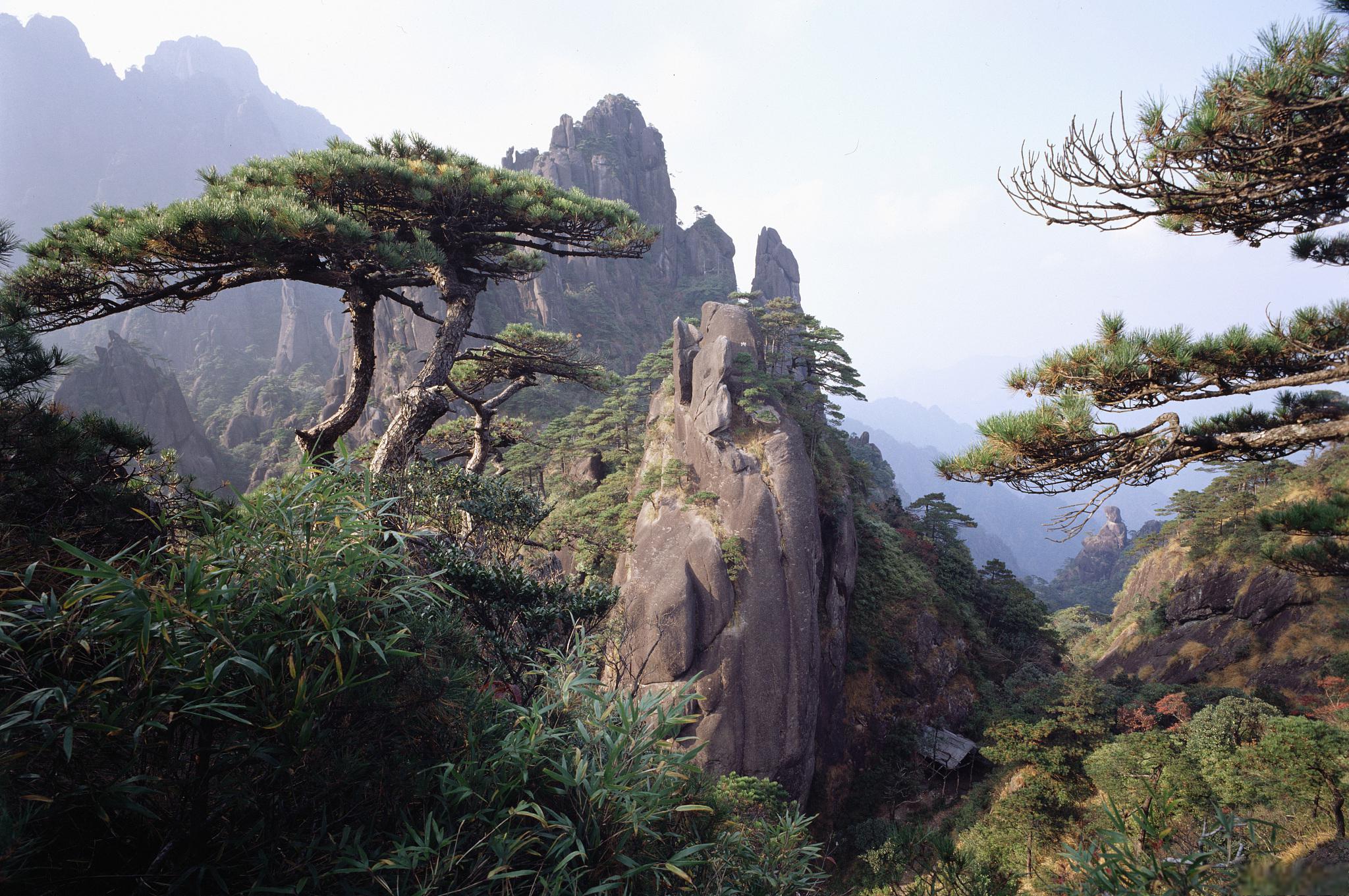 三清山旅游攻略 三清山,位于中国江西省上饶市玉山县,是道教名山之一