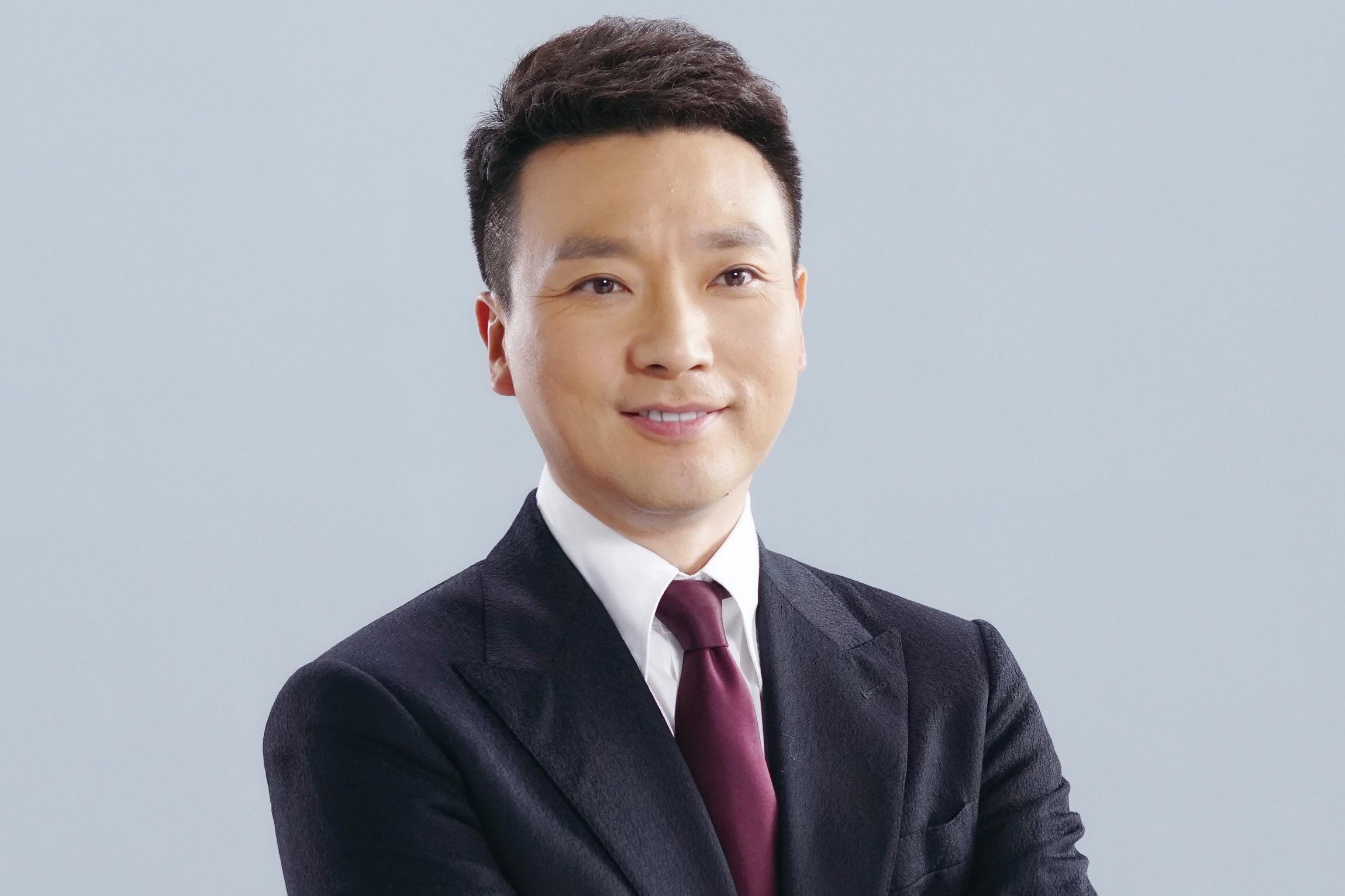 康辉:"要是能重来,我一定让爸妈抱上孙子" 康辉是众所周知的央视主持