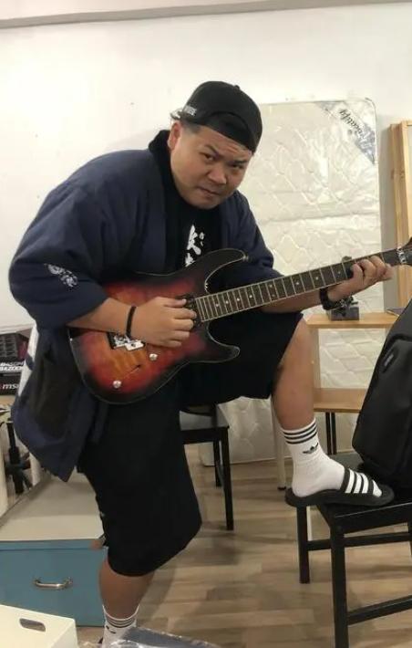 杰哥,阿伟和彬彬的故事 《如果早知道男生也会被性侵》是一部在2013年