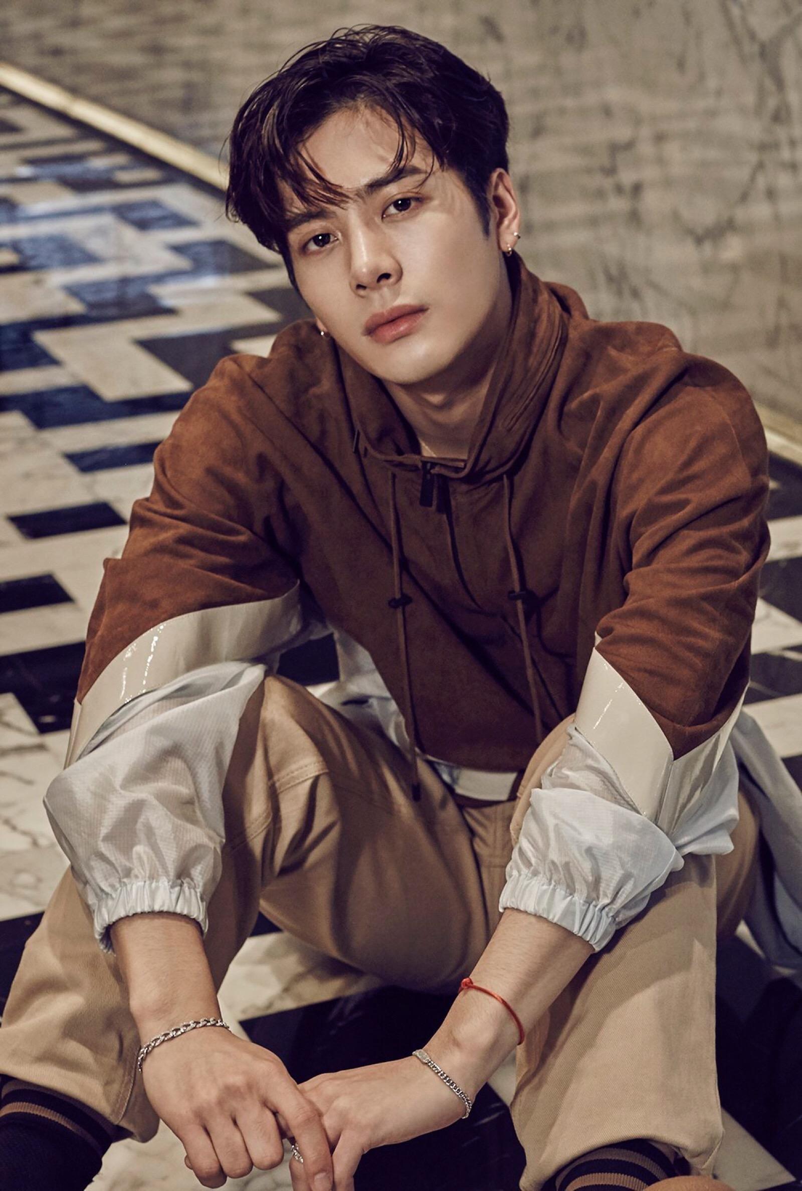 王嘉尔演唱会取消补偿标准曝光 备受瞩目的歌手王嘉尔的演唱会因故