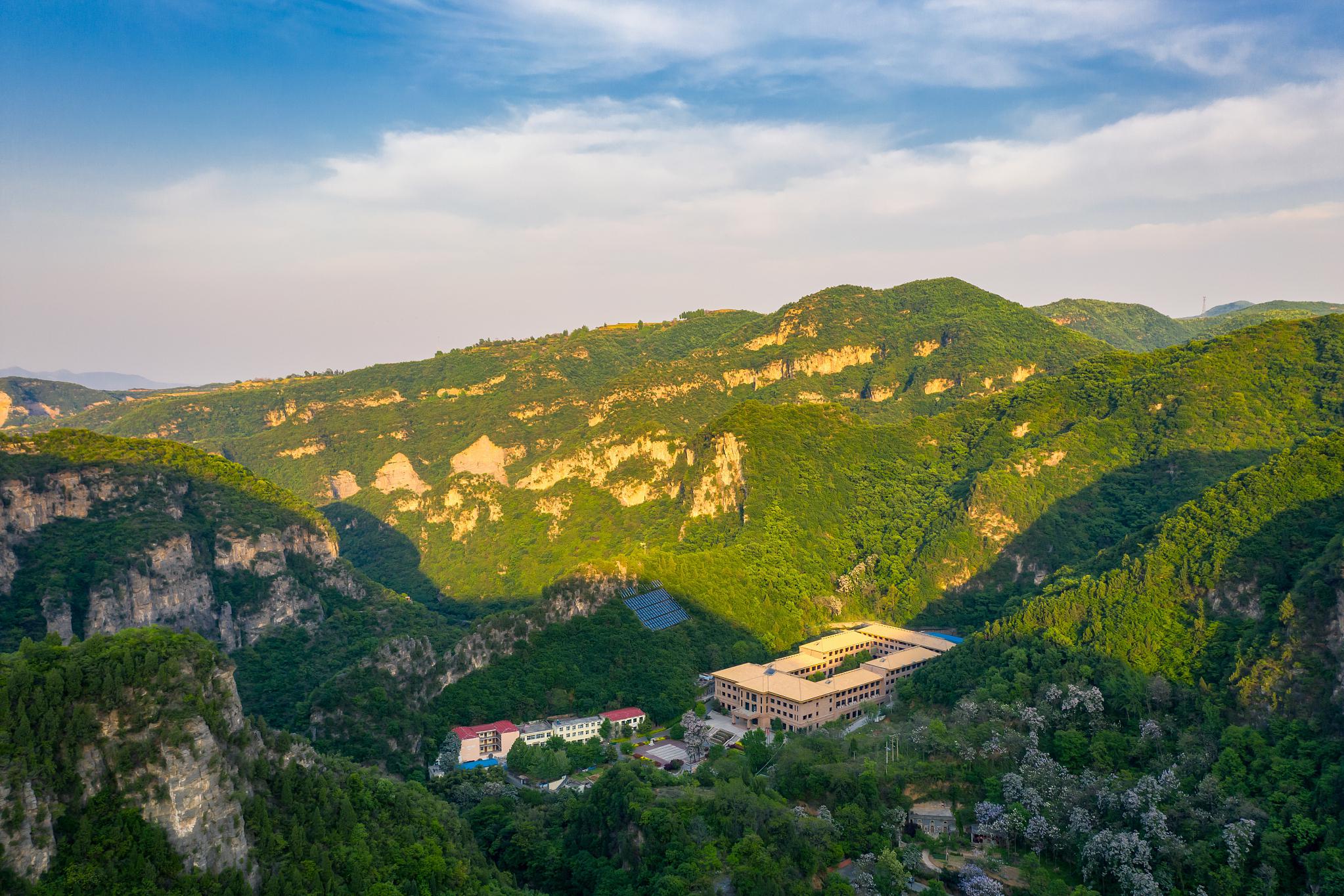 临汾市云丘山景区 临汾市云丘山景区,位于山西省临汾市乡宁县,是一个