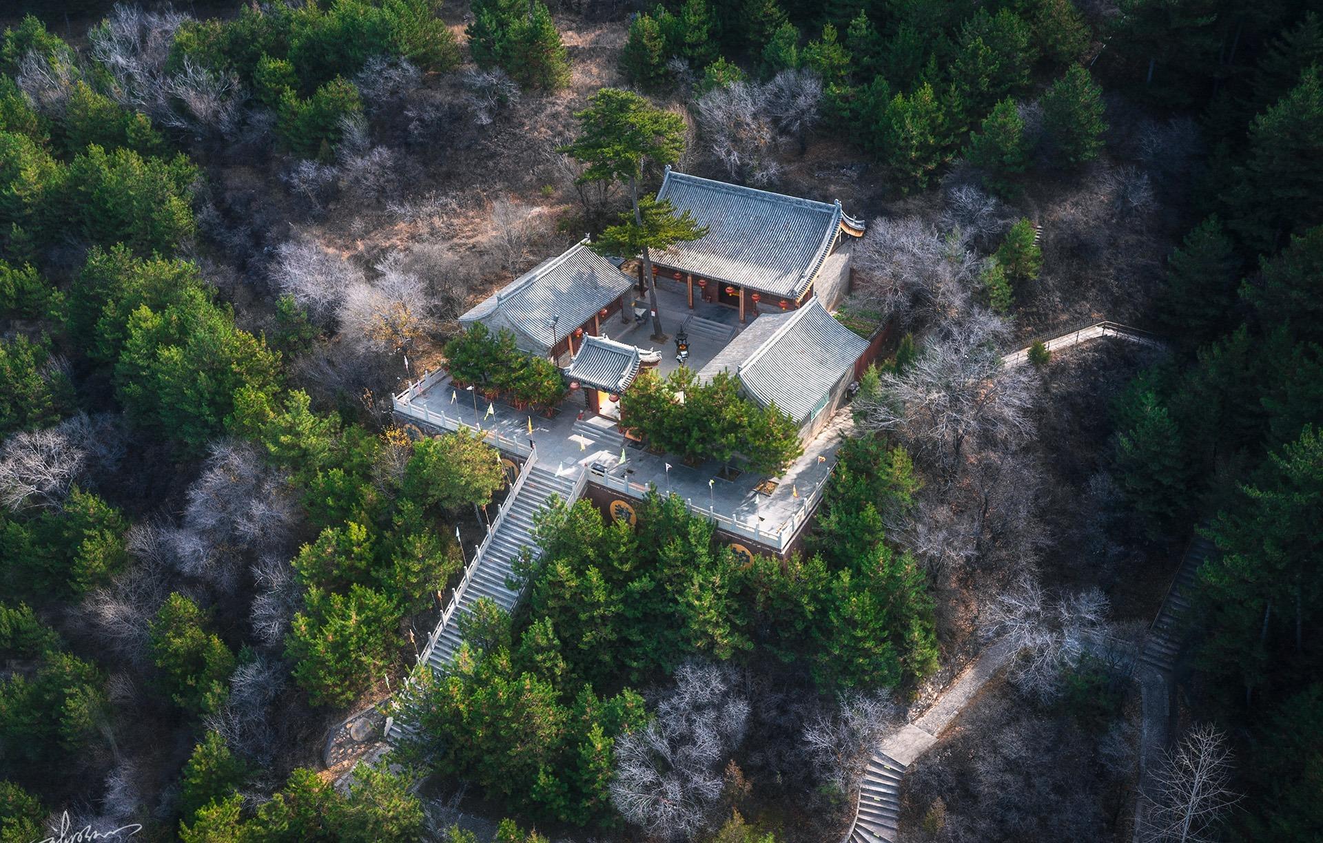 静乐天柱山:自然与历史的绝佳之所 静乐天柱山属吕梁山系,因北魏天柱