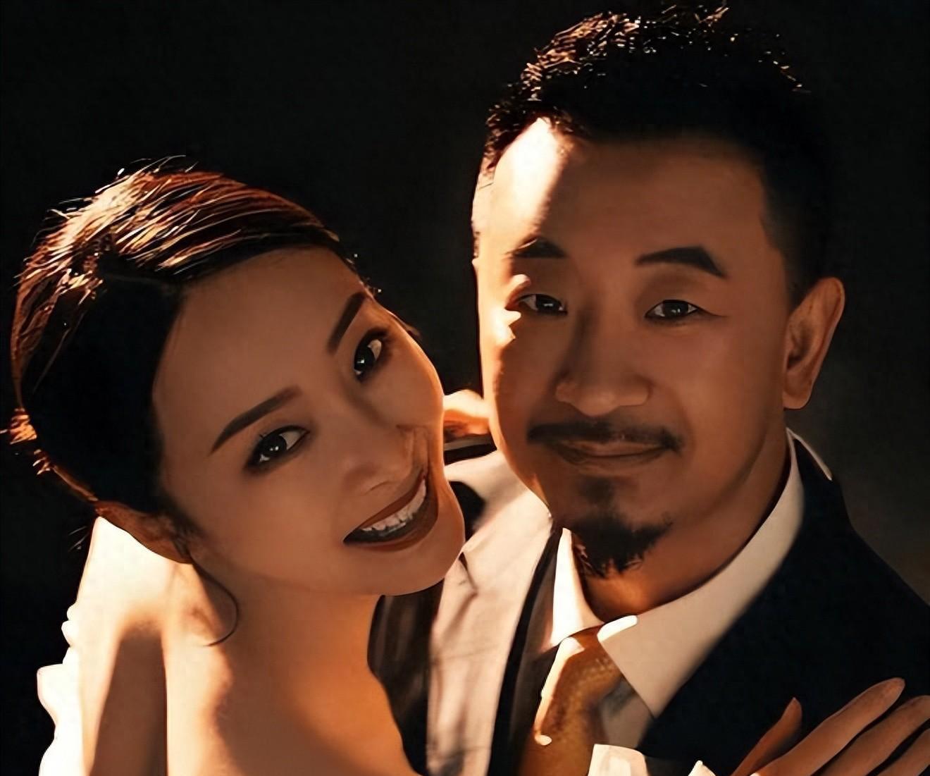 黄海波:重新出发 黄海波重返荧幕,展示了他的才华和魅力,他的妻子