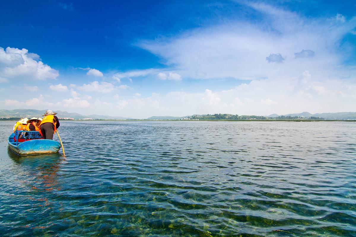 云南省玉溪市抚仙湖三天游玩攻略 云南省玉溪市位于中国的西南部,以其
