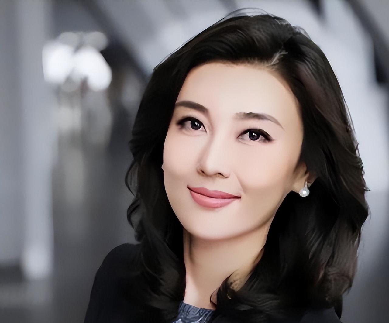 她的逆袭人生 李红是央视一姐,她的背后是一段励志逆袭的故事