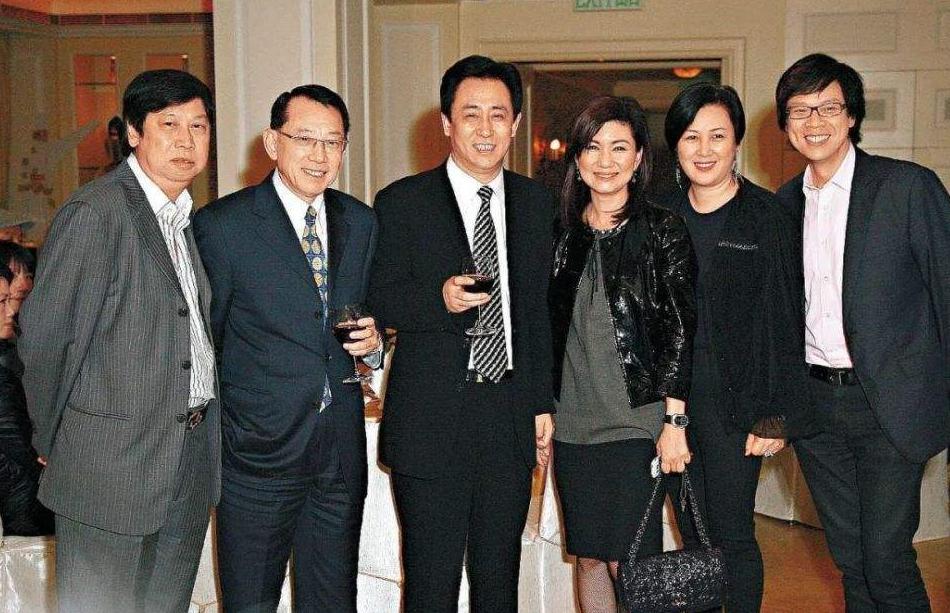 刘銮雄因身体健康问题而无法有效管理自己的资产和生意,将大部分事务