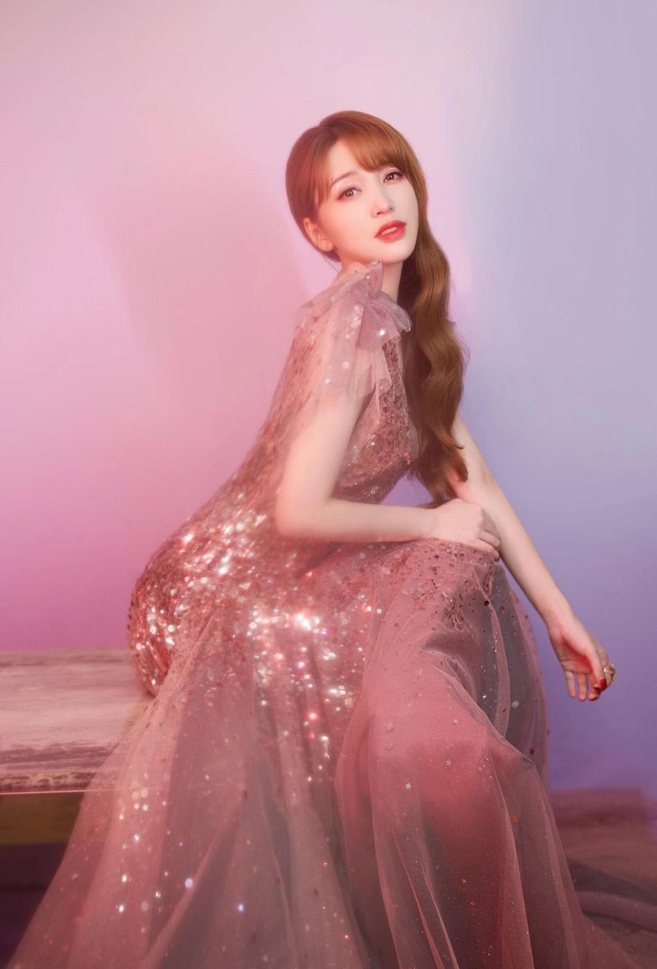 金莎:努力与智慧并行的励志女神 金莎通过深入挖掘自己的优势和潜力