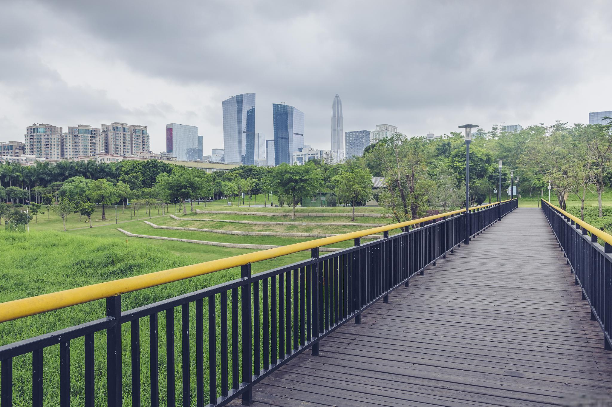 佛山城市的"空中绿道"好在哪里 当今社会,人们生活节奏越来越快,压力