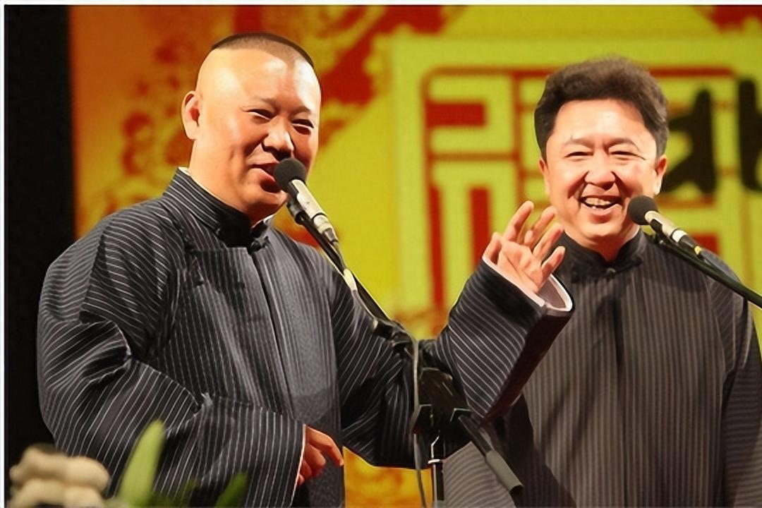 孙越的一把扇子暴露财力 德云社是当下最热门的相声团体,郭德纲老师在