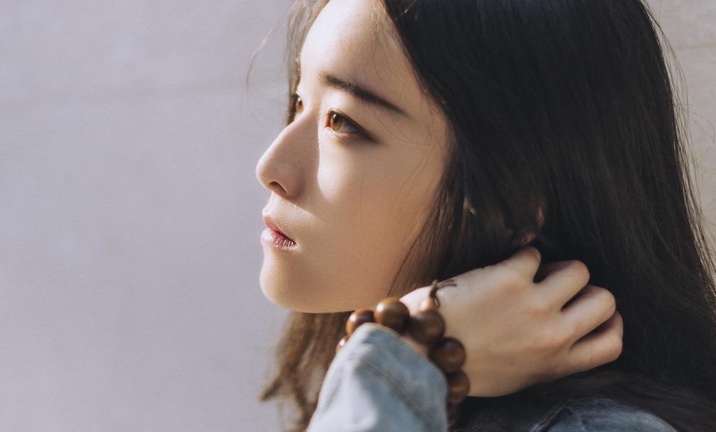 杨超越,侯明昊:相亲的态度 越来越多的年轻人开始拒绝相亲,他们认为