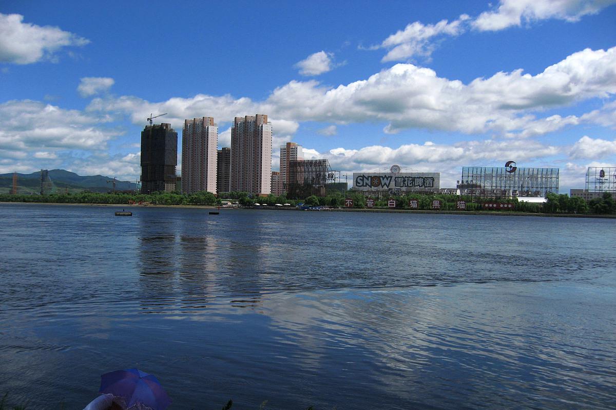 临江旅游攻略必玩景点 临江是吉林省白山市下辖的一个县级市,位于吉林