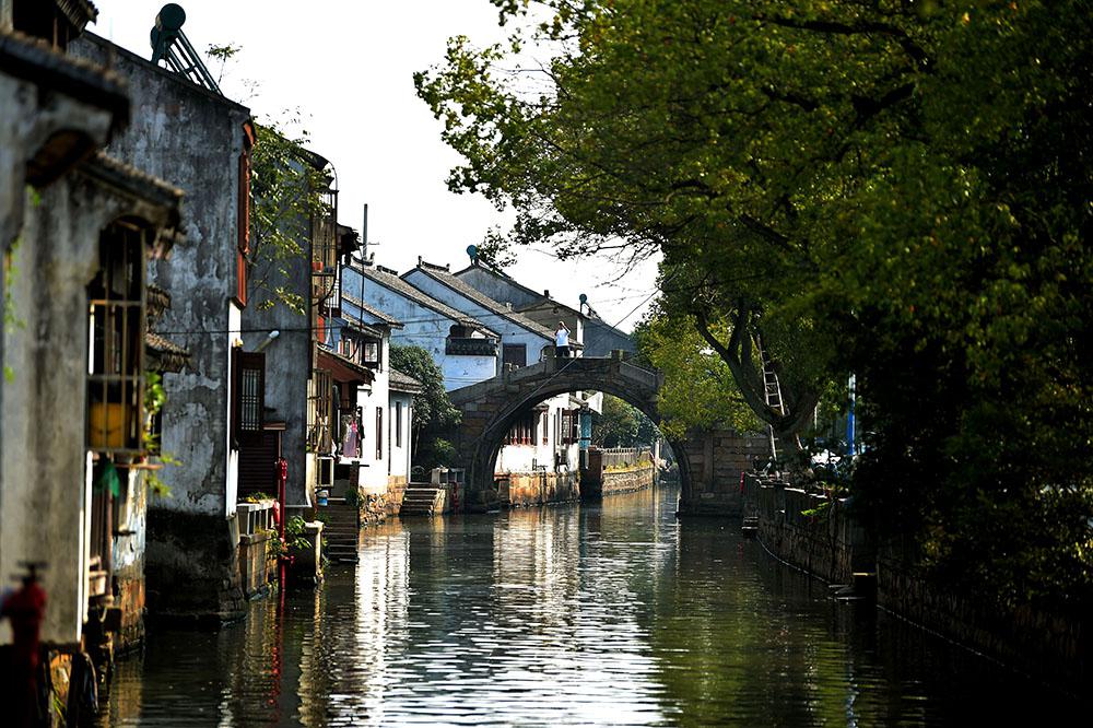 正仪老街,一座江南水镇风光 正仪老街位于苏州昆山巴城正仪街道中心