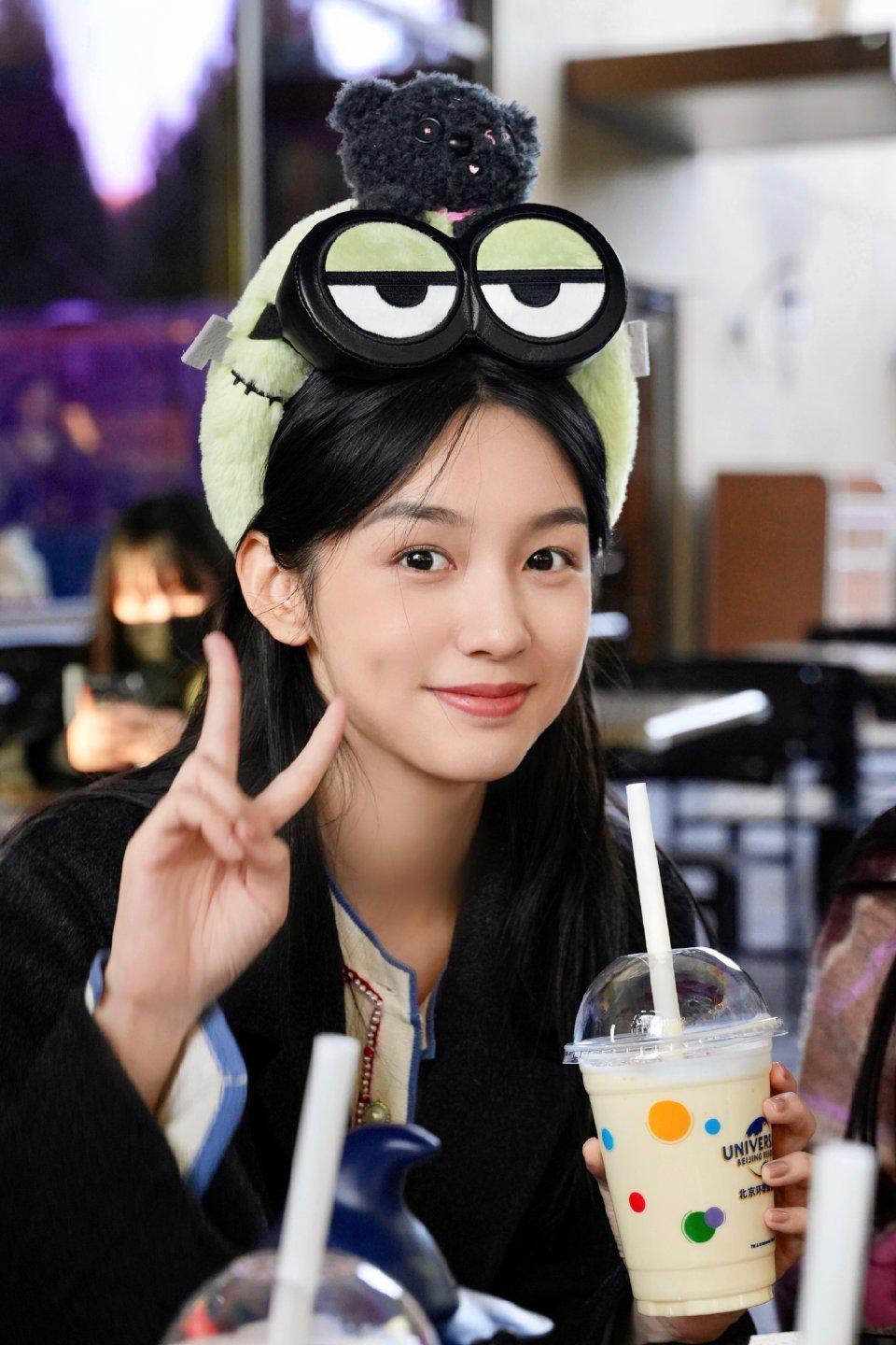 周也19-25岁颜值变化,6部作品强势刷屏 周也在于正剧中扛住了镜头和