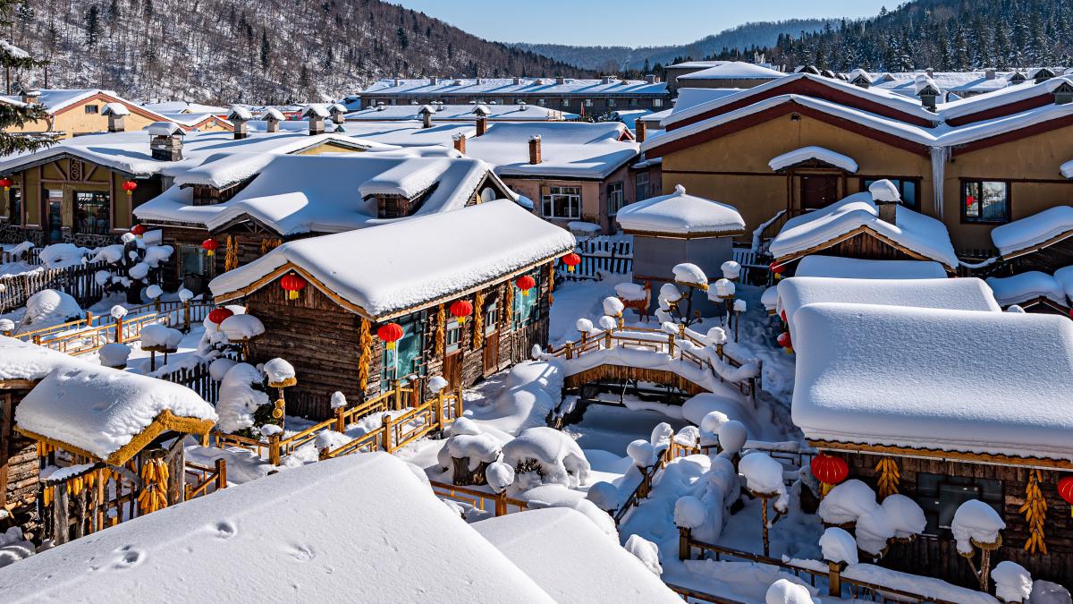 雪乡,冬日冰雪漫游季 雪乡,位于中国黑龙江省牡丹江地区的海林市,是一