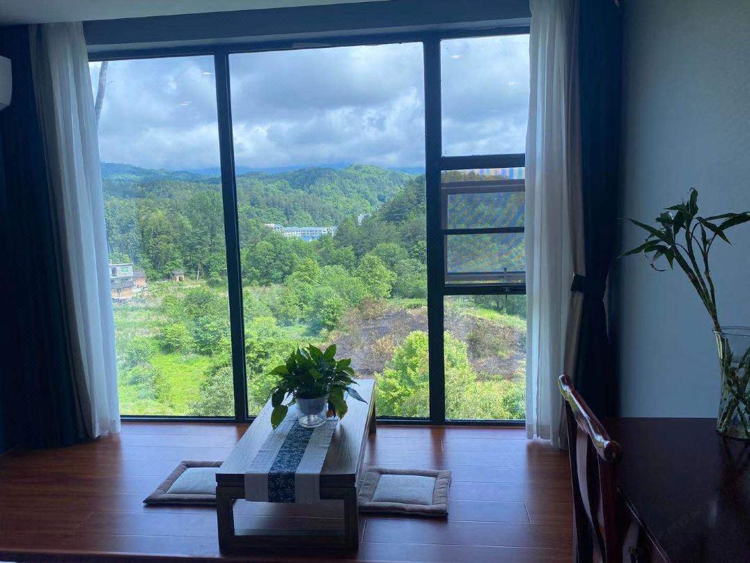 岳西鹞落坪农家乐民宿 在安徽岳西县,有一个叫鹞落坪的地方,这里山清