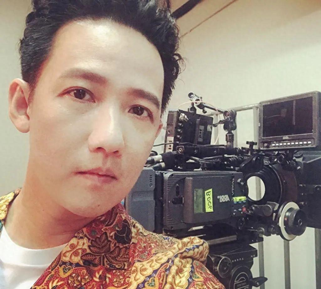 大马歌手「阿牛」陈庆祥,因为一口龅牙而广受欢迎,但近年来他的外貌