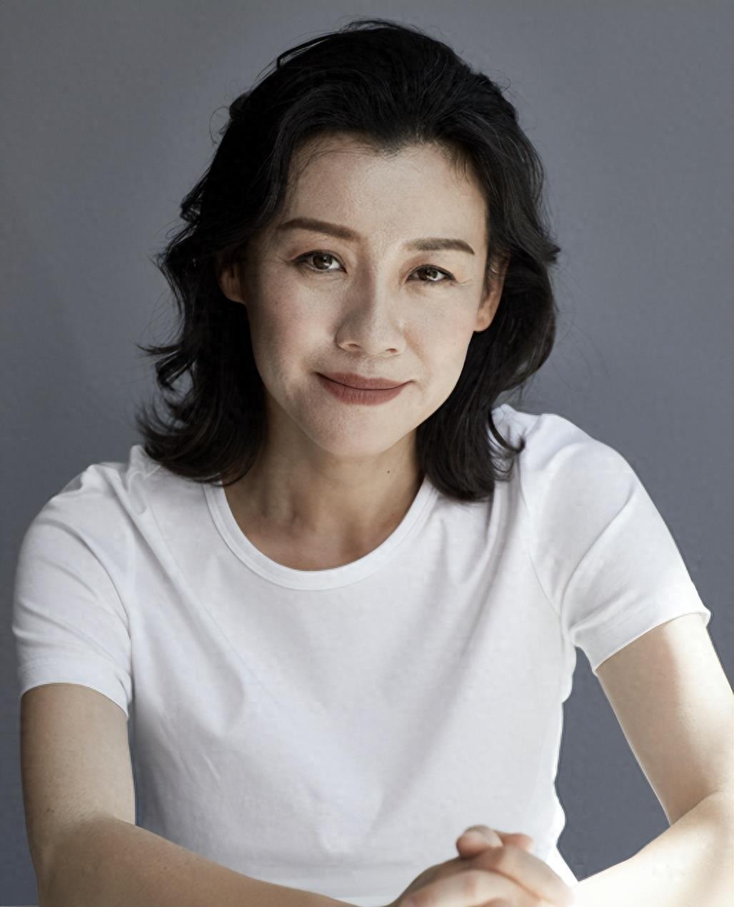 刘琳:爱情之路充满波折 刘琳,这位拥有出色演技的s级演员,深深地烙在