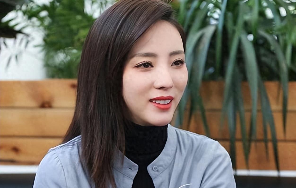 李思思:离开央视的新机遇 备受瞩目的明星主持人李思思曾在央视担任要