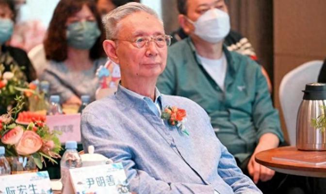 力帆集团创始人尹明善入住养老院 力帆集团创始人尹明善入住养老院