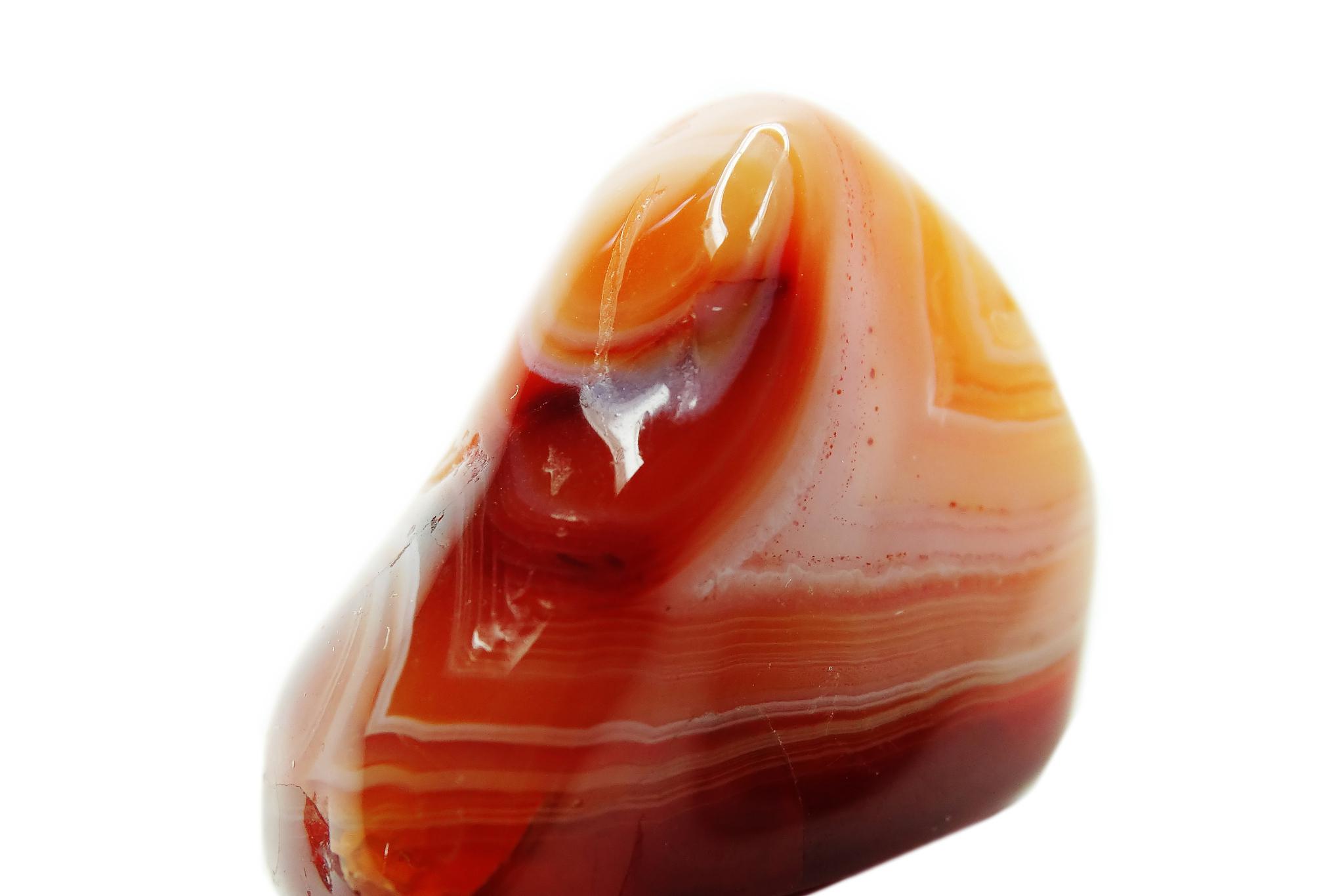 矿石进口清关代理:玛瑙石清关流程及注意事项 矿石进口需要进行复杂的