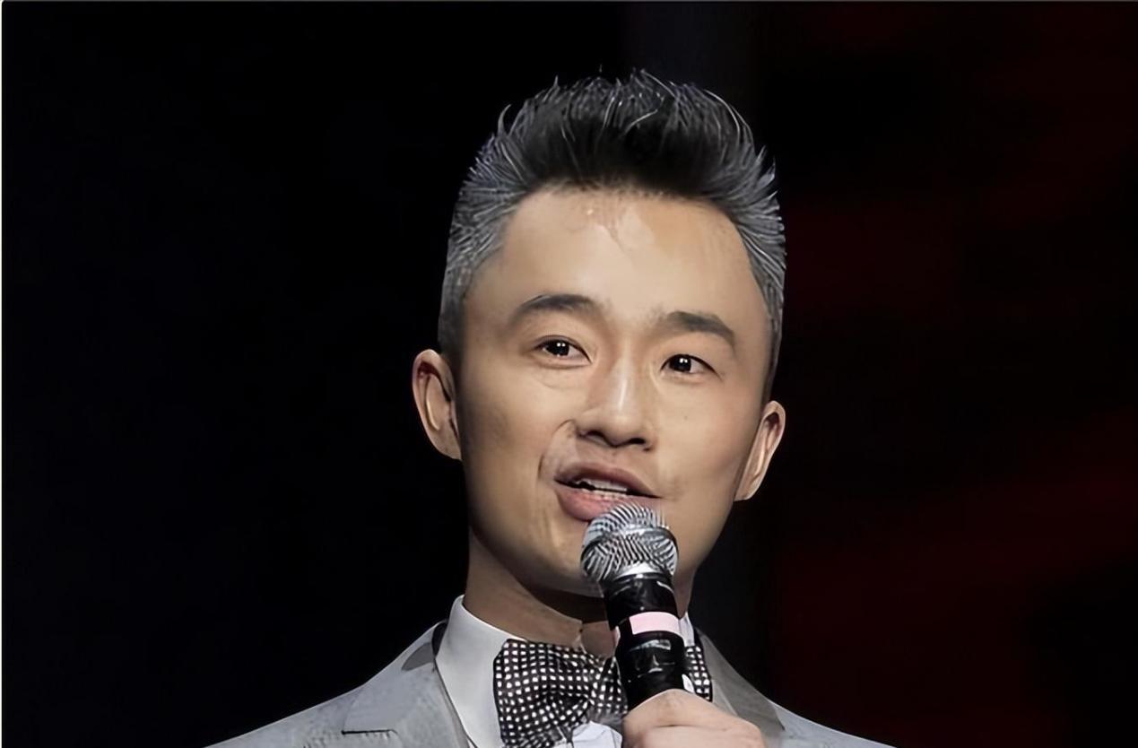 跌宕起伏的传奇故事 程雷,一位曾在荧屏上耀眼绽放的主持人,凭借