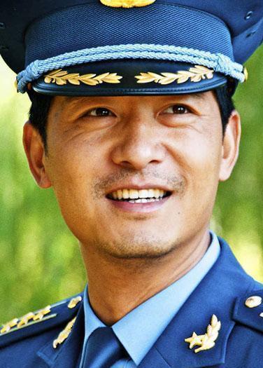 郭晓东:低调演员的成功之路 郭晓东,一位低调演员,用自己的努力和坚持
