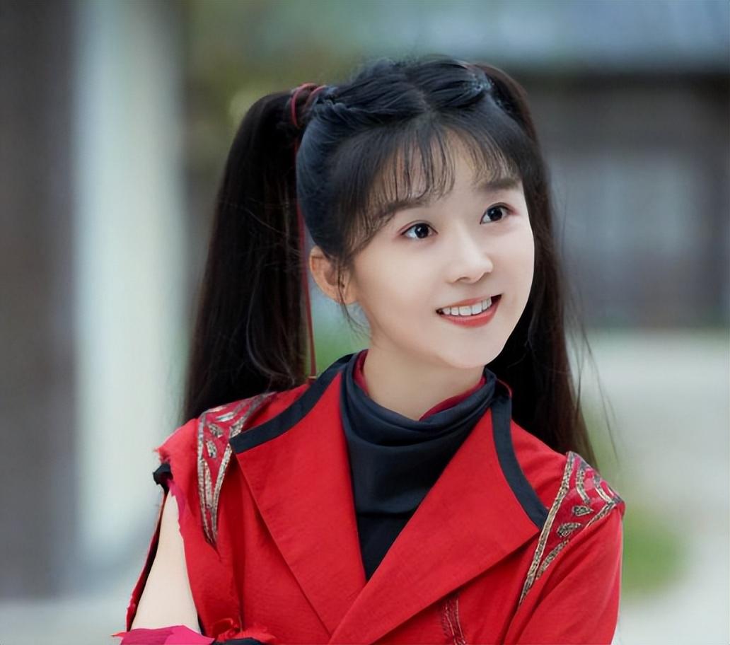《烬相思》是由宋伊人,王佑硕领衔主演的一部爱情古装电视剧,讲述了