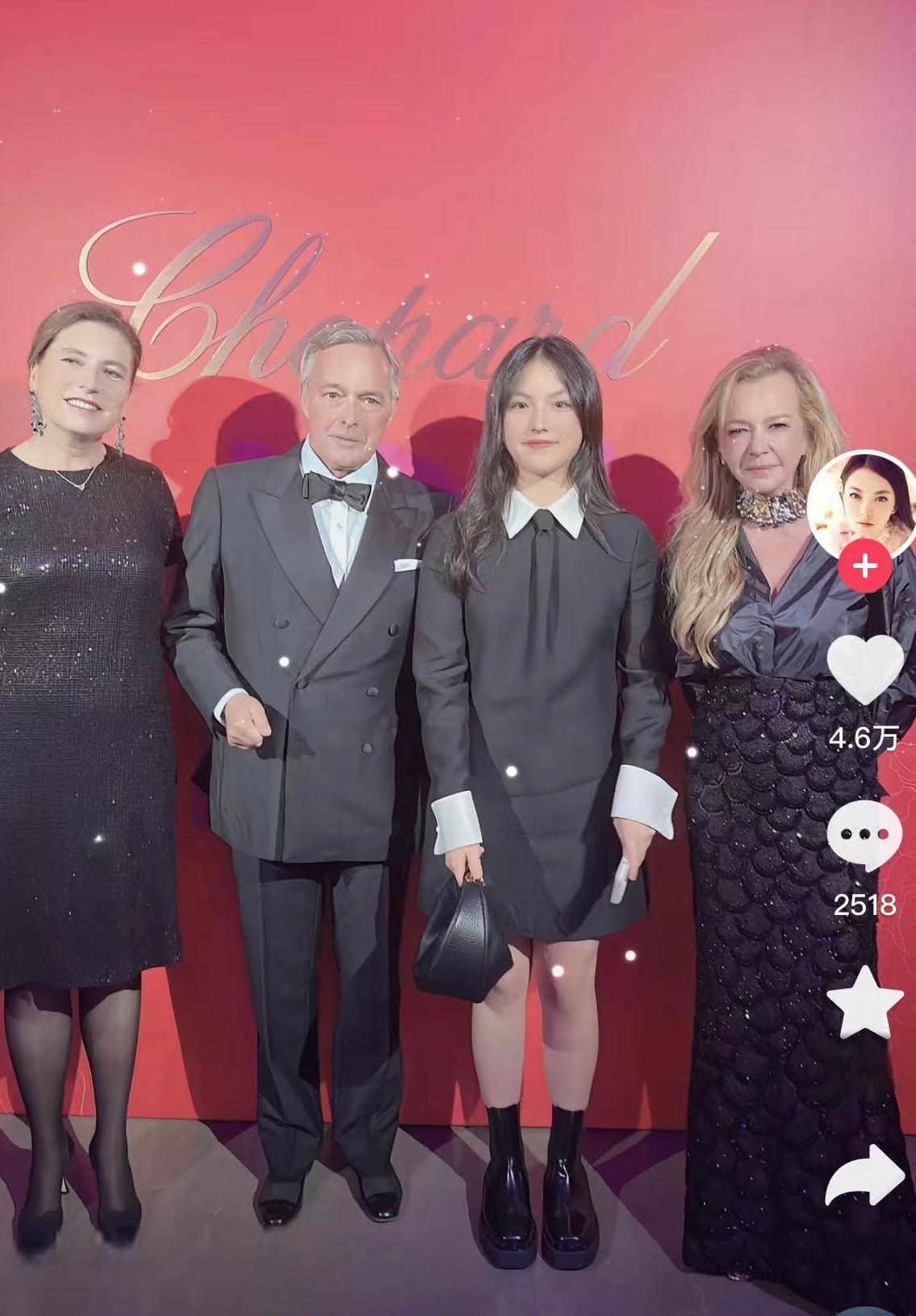 李湘首次晒出与前夫王岳伦和女儿的合照 李湘首次晒出与前夫王岳伦和