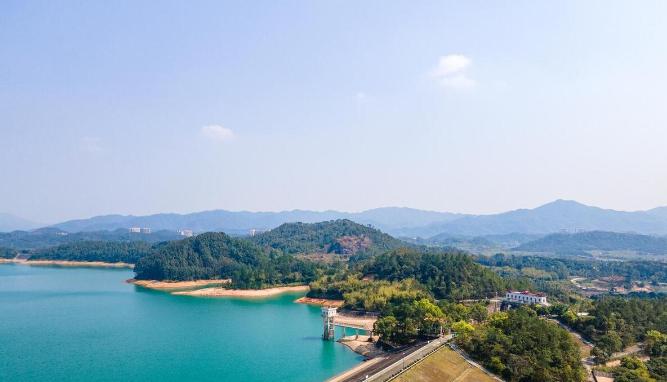 龙门县:急需优秀产业带动当地发展 龙门县是珠三角地区唯一的"省级